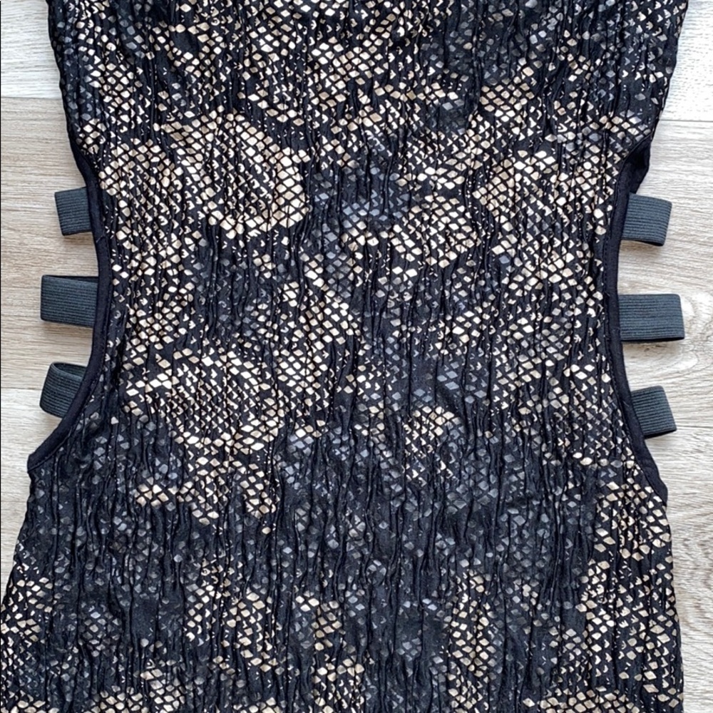 Sleeveless Tube top black and gold dress - Picture 3 of 4